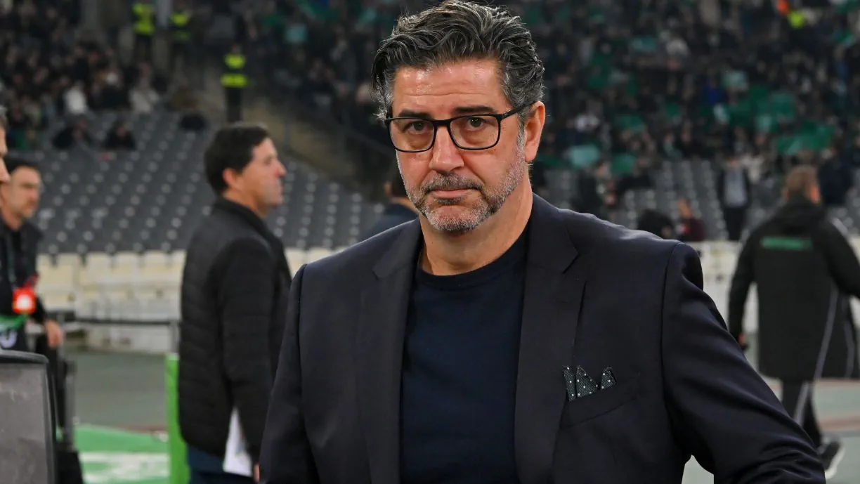 Rui Vitória, antigo treinador do Benfica, vai garantir médio que não é opção para Bruno Lage no Benfica