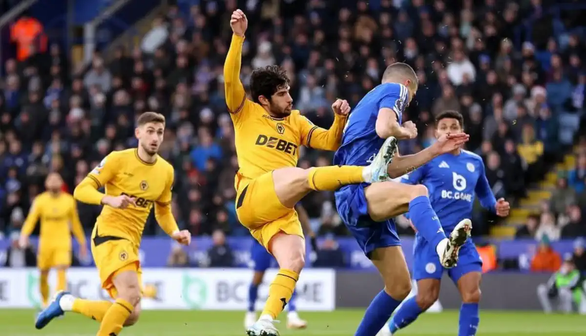 Os Wolves avançaram na taça e contaram a ajuda de Gonçalo Guedes