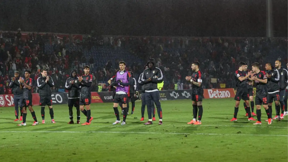 Novo favorito de Bruno Lage reage ao Santa Clara - Benfica: "Muito..."