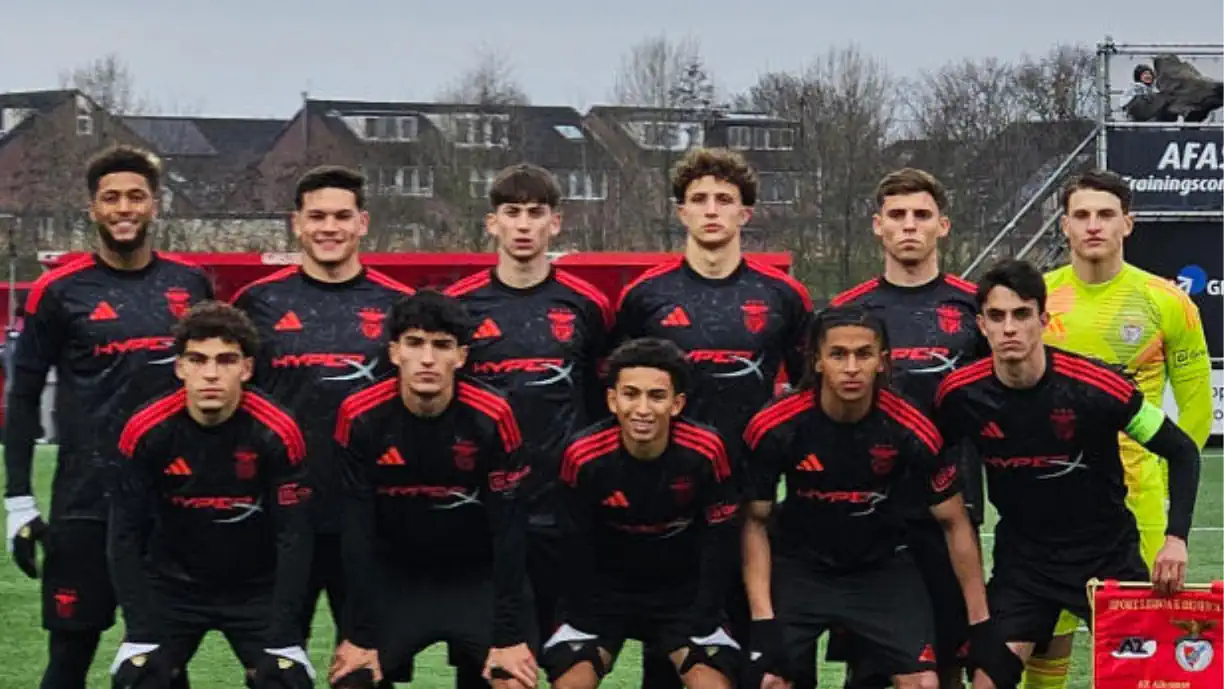 Equipa de juniores do Sport Lisboa e Benfica foi a jogo esta terça-feira frente ao AZ Alkmaar, acabando por ser eliminados da UEFA Youth League