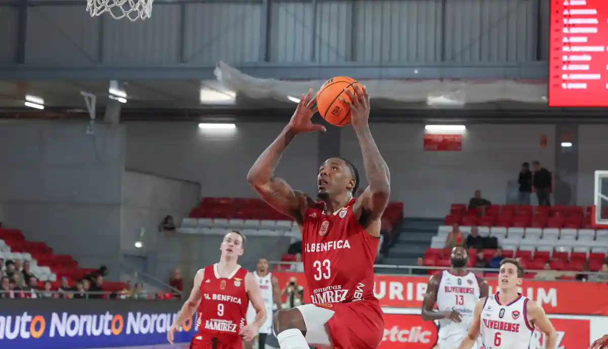 A equipa de basquetebol do Sport Lisboa e Benfica segue firme na Taça de Portugal depois de garantiu um triunfo frente ao Vitória de Guimarães