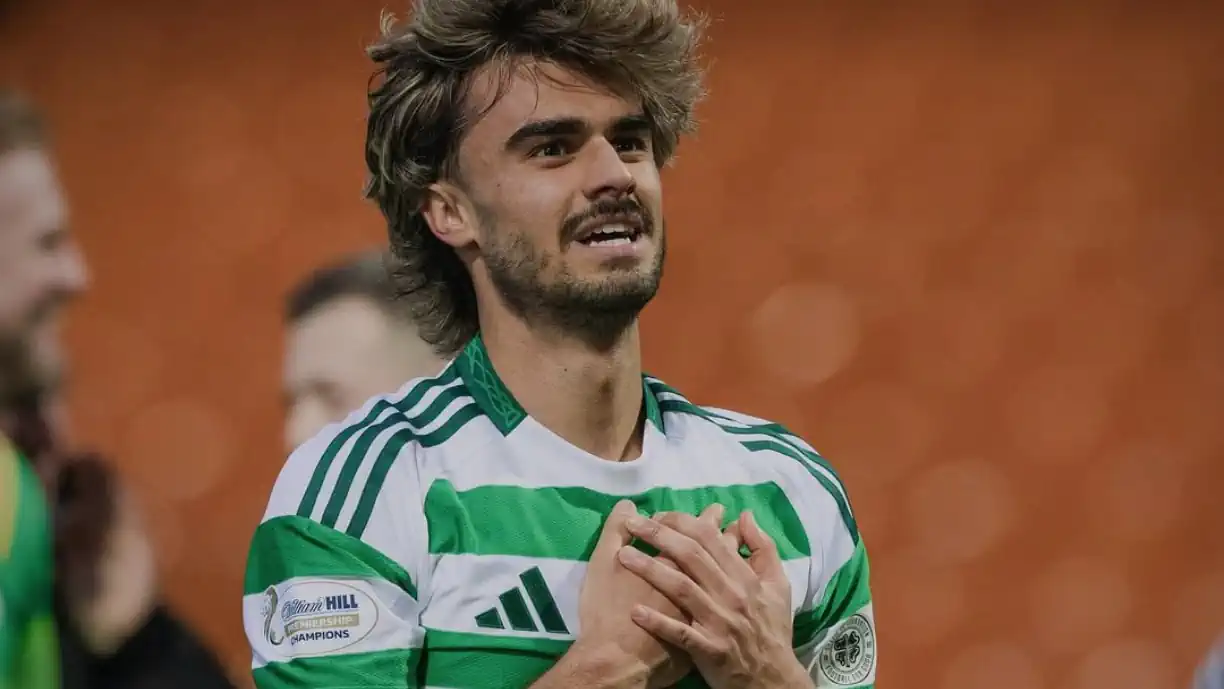 Jota desolado: Ex Benfica brilha mas Celtic tropeça no dérbi com Rangers (Vídeo)