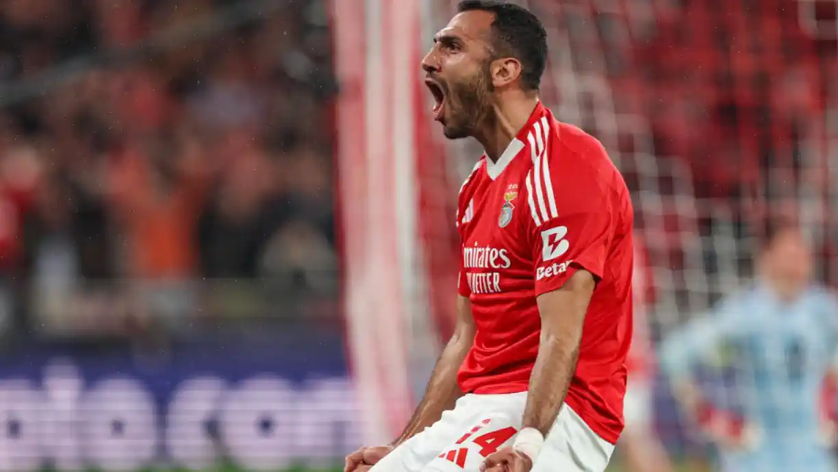 Ketchup de Pavlidis faz avançado do Benfica alcançar novo feito