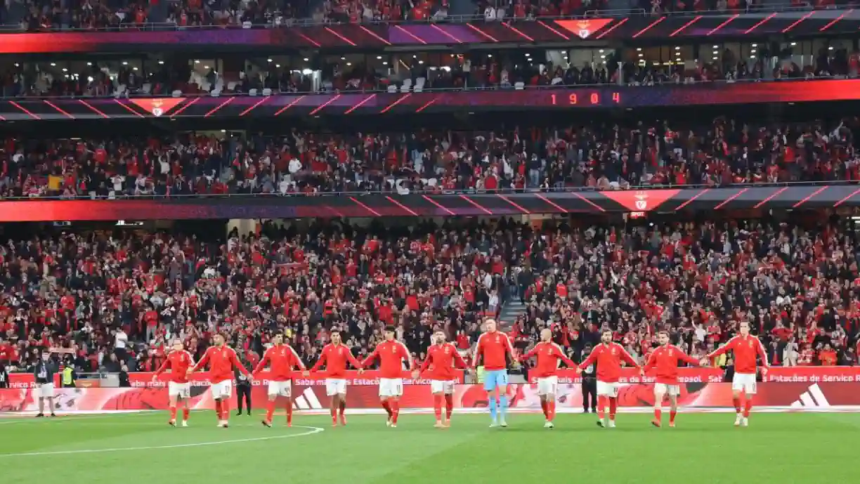 Atleta com 100 jogos pelo Benfica defende titular de Bruno Lage: "As coisas..."