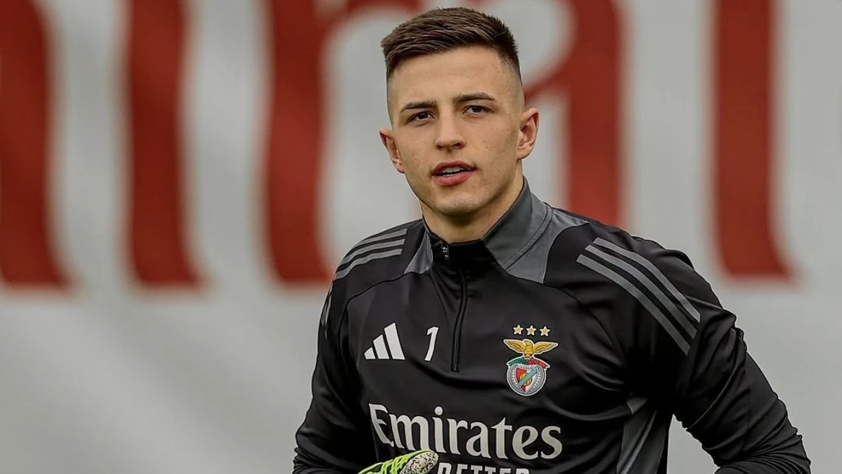 Anatoliy Trubin, camisola 1 do Sport Lisboa e Benfica, tem sido muito associado a uma mudança para o Manchester City