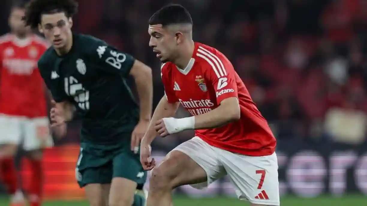 Lançado frente ao Monaco, Amdouni aborda ambições do Benfica: "Vamos..."