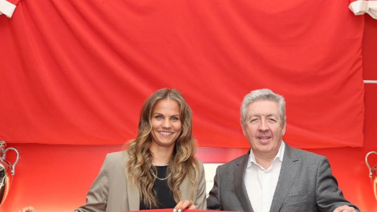 Oficial! Benfica confirma Exclusivo Glorioso 1904 e renova com Anna Gasper até...