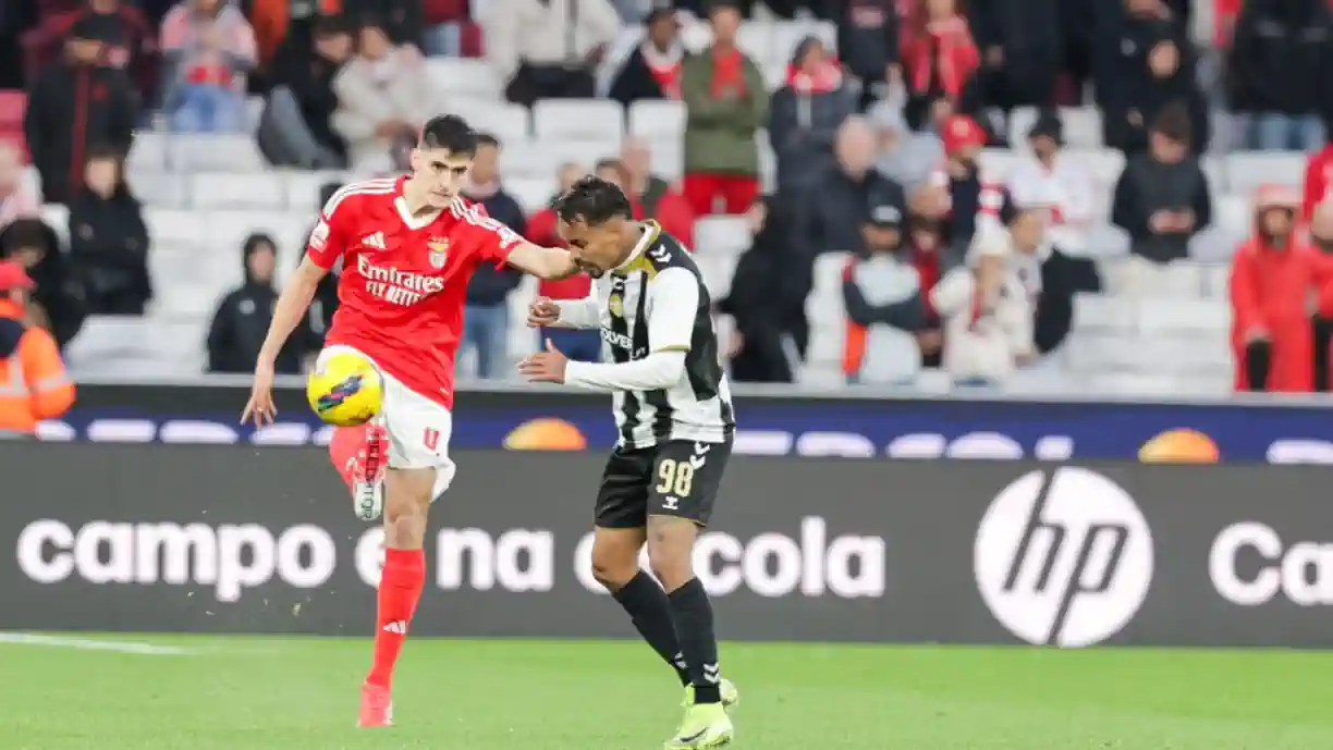 António Silva, camisola 4 do Sport Lisboa e Benfica, voltou a estar em destaque na partida do passado sábado, 8 de março, frente ao Nacional