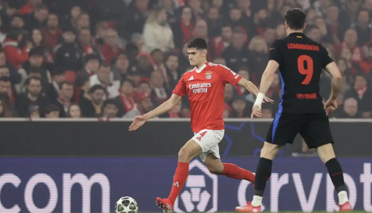 António Silva esteve envolvido no lance do golo do Barcelona e mereceu uma análise por parte de colega do Benfica, no final do encontro