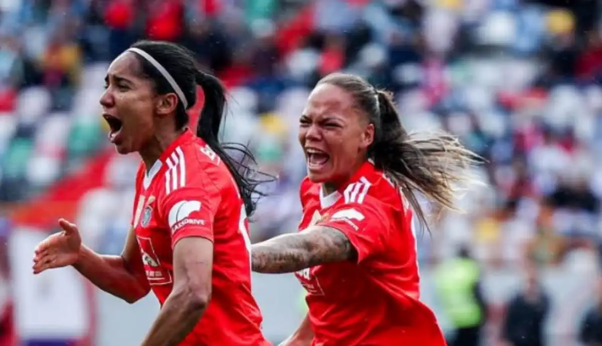 As Inspiradoras do Benfica disputaram a final da Taça da Liga com o Sporting, conquistando o troféu, o quinto na história do Clube