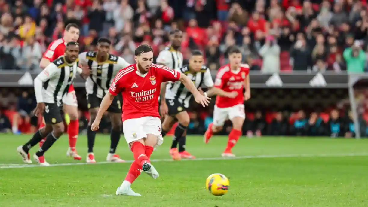 Orkun Kokçu esteve em destaque na partida entre o Benfica e o Nacional no passado sábado, 8 de março, ao apontar um golo