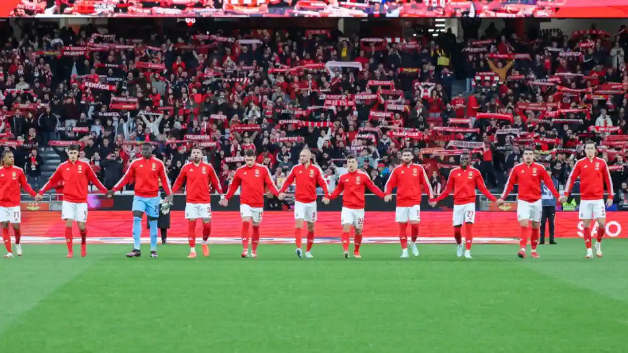 Futebolista que foi aposta inicial de Bruno Lage no Benfica - Nacional do passado sábado, 8 de março, fez soar os alarmes