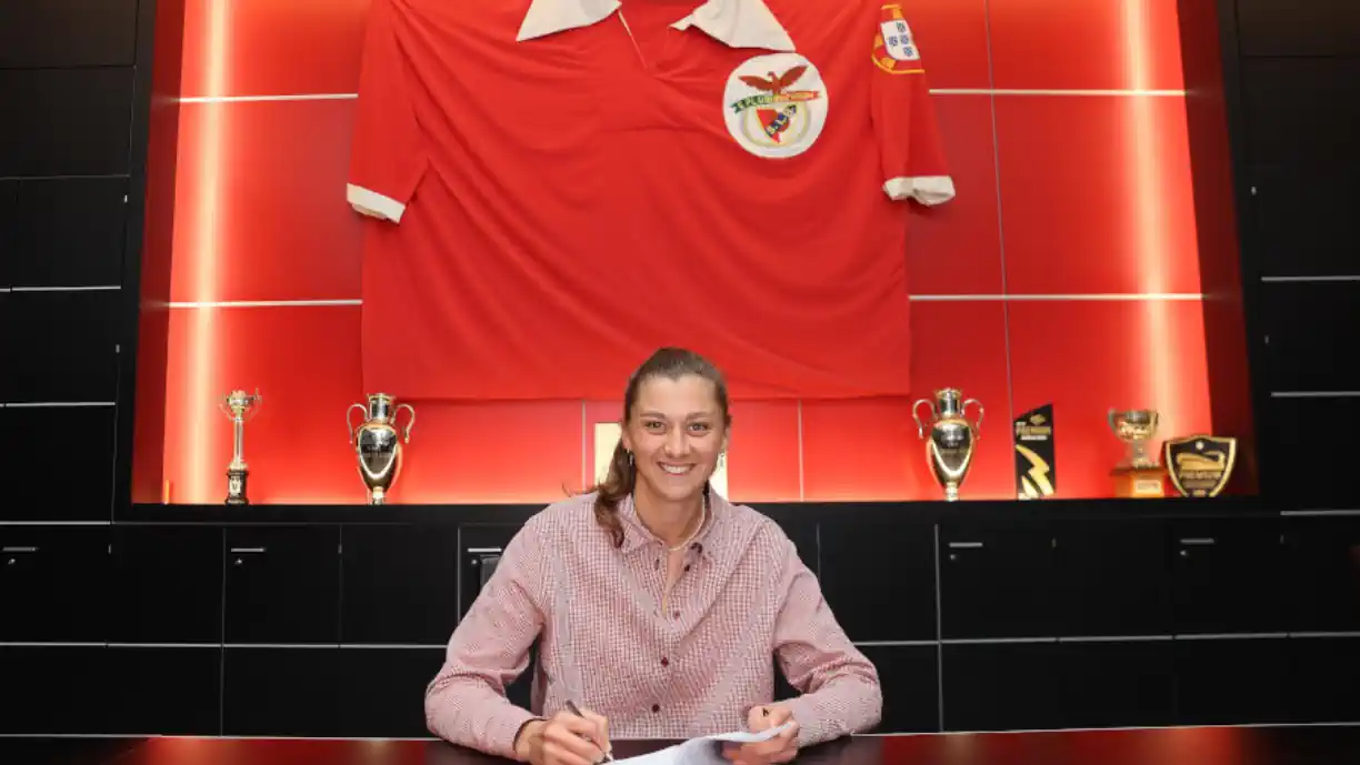 Oficial: Benfica confirma o Exclusivo Glorioso 1904 e renova com Lena Pauels, guardiã das Inspiradoras