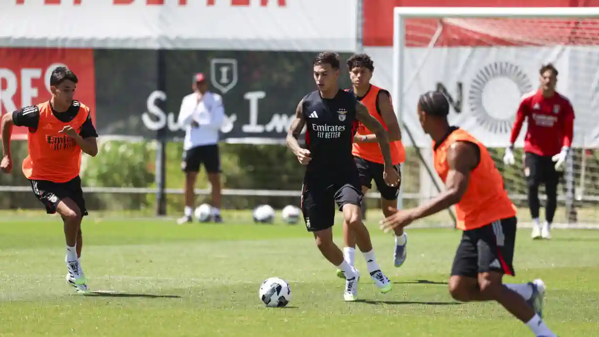 Médio do Benfica ia sair, mas recebe oportunidade de ouro de Marco Silva; Saiba quem