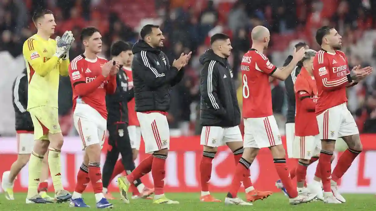 Em seguida à vitória sobre o Alverca (2-1) no Estádio da Luz, alguns atletas do Benfica celebraram a o triunfo encarnado nas redes socias