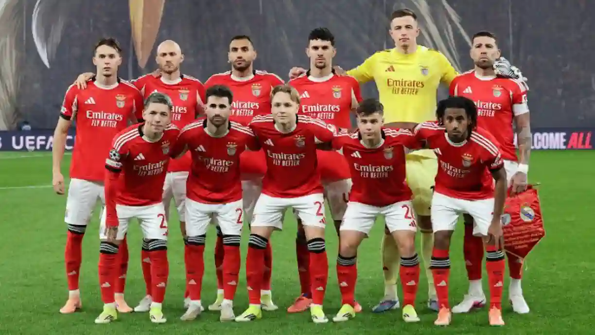 Nas redes sociais, contrariamente ao que é normal, poucas publicações dos jogadores do Benfica e à margem do episódio de Prestianni com Vinícius Júnior
