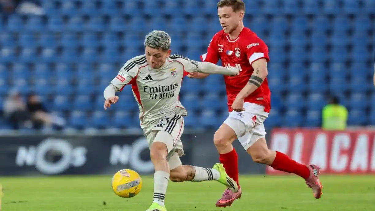 Em vésperas do próximo compromisso, Gianluca Prestianni gera mais uma dor de cabeça no Benfica. Fotografia: SL Benfica