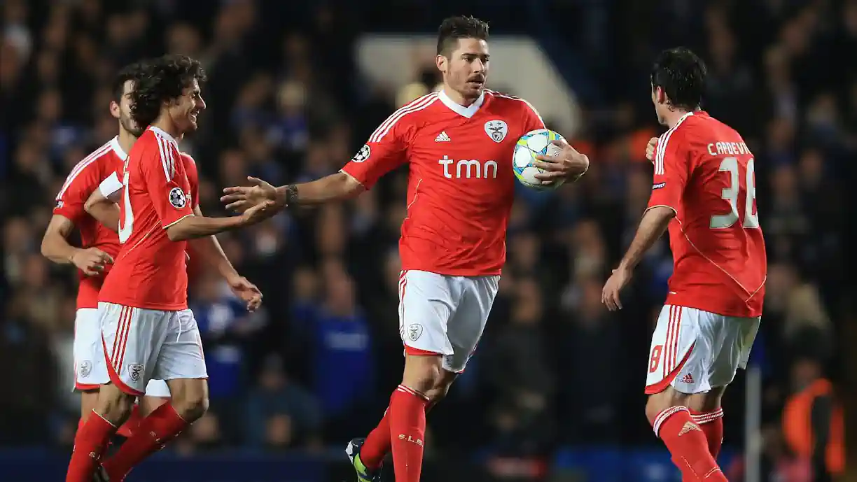 Javi García acredita na passagem do Benfica aos 'oitavos' da Liga dos Campeões. Águias disputam a segunda mão do 'play-off' frente ao Real Madrid