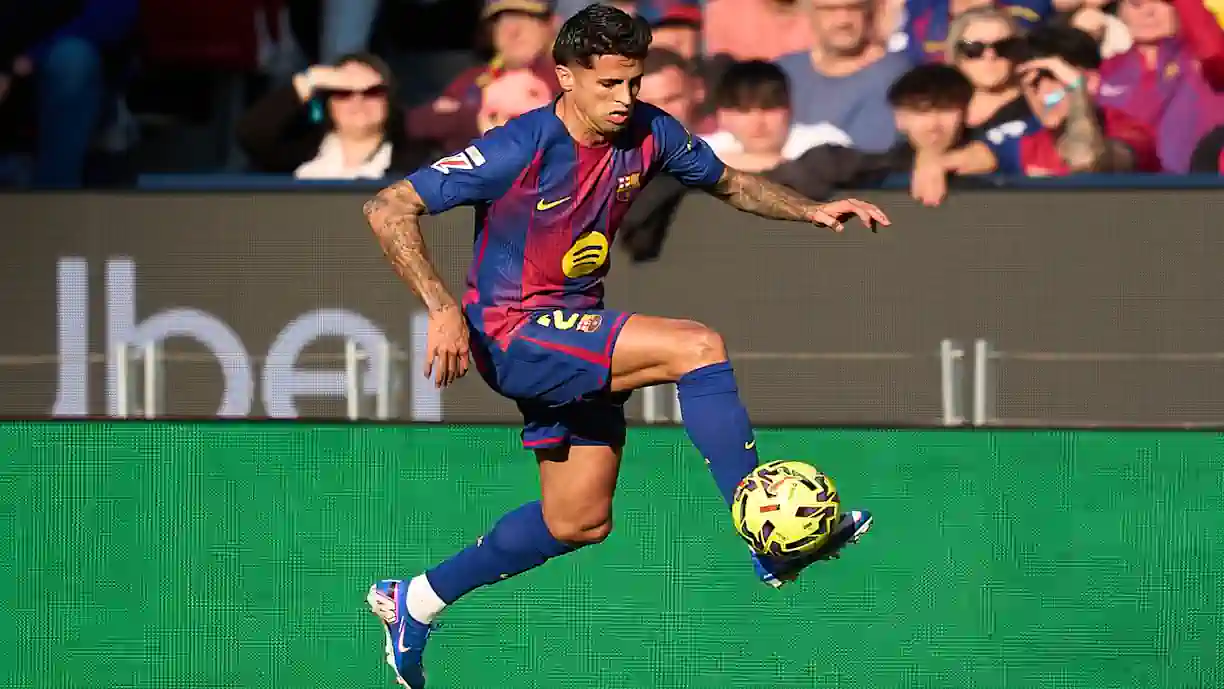 João Cancelo foi titular na vitória do Barcelona frente ao Levante (3-0), clube orientado por Luís Castro, antigo treinador do Benfica