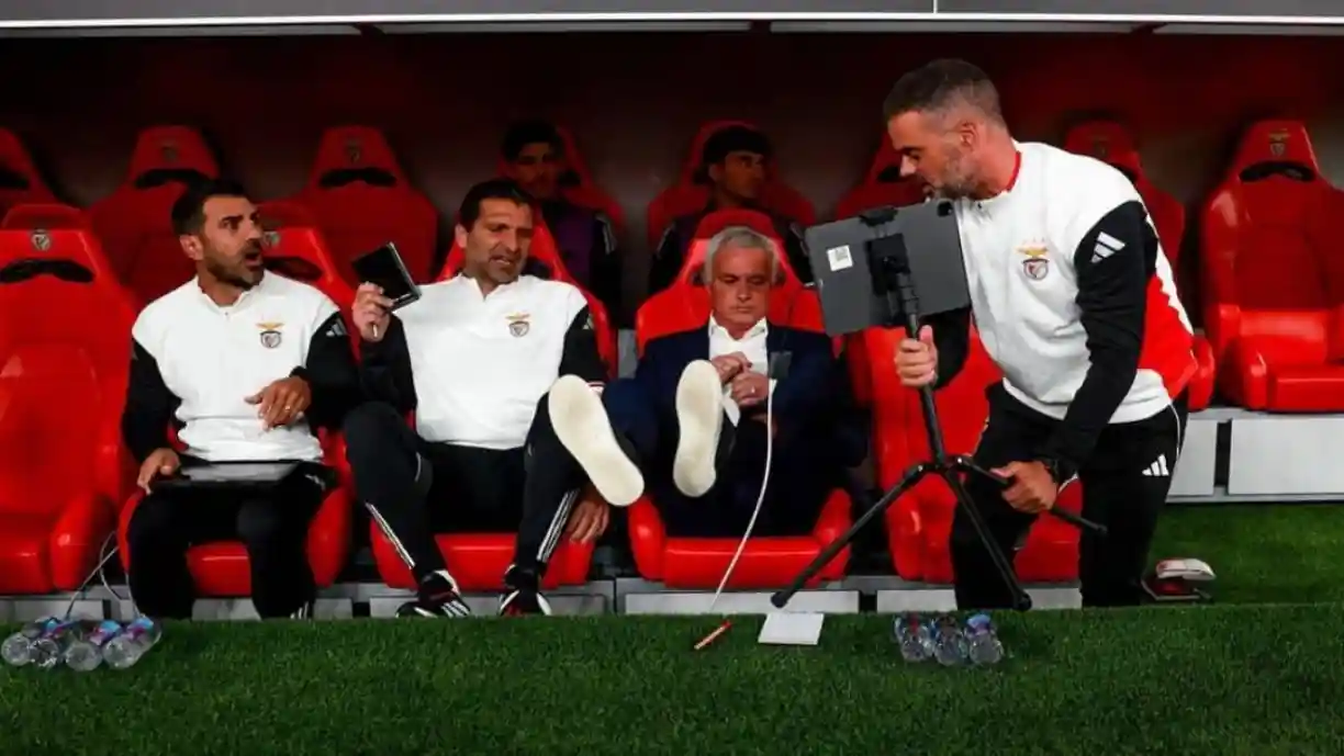 Antes do Real Madrid - Benfica, João Tralhão fala sobre a presença de Prestianni