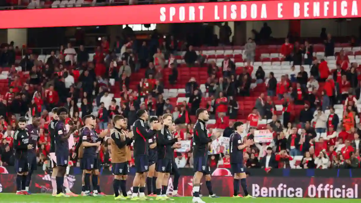 Benfica voltou a reagir publicamente às decisões de arbitragem após a vitória por 3‑0 sobre o AVS SAD, lembrando um penálti de António Silva