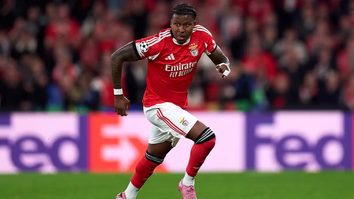 Após ter pedido a camisola a Vinícius Jr. no final do Real Madrid - Benfica, Sidny Cabral foi criticado por muitos benfiquistas nas redes sociais