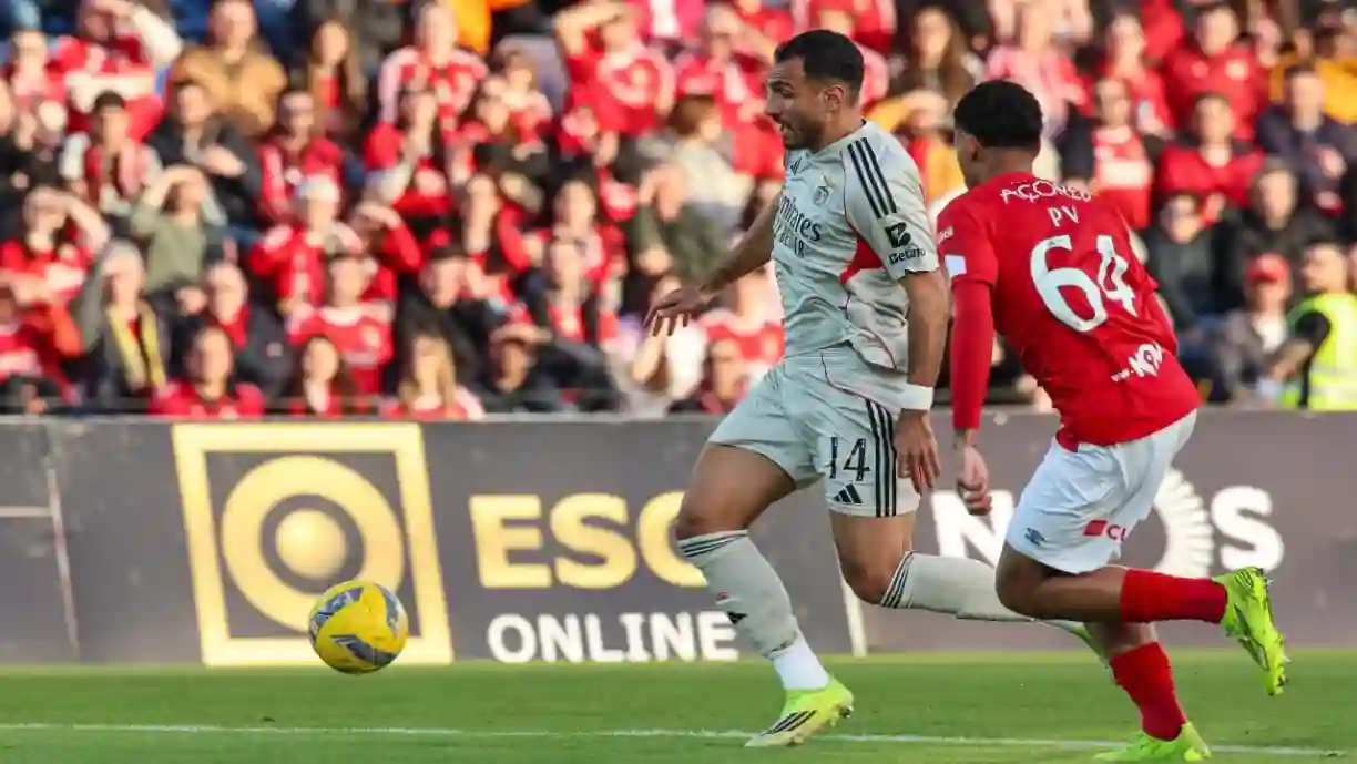 Vangelis Pavlidis voltou a fazer a diferença e, no final do Santa Clara - Benfica, deixou o mote para os próximos duelos. Fotografia: SL Benfica
