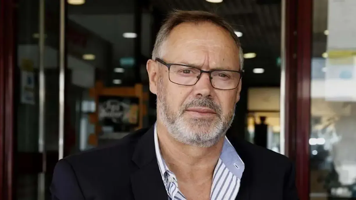 Álvaro Magalhães acredita que o Benfica ainda pode reduzir diferenças para os rivais Porto e Sporting, mas só se ganhar ao Gil Vicente