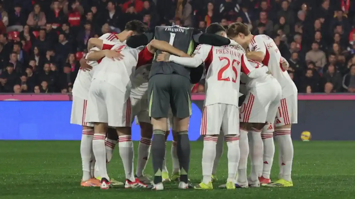 Nas últimas duas jornadas como visitante, o Benfica marcou dois golos em três remates enquadrados à baliza adversária 
