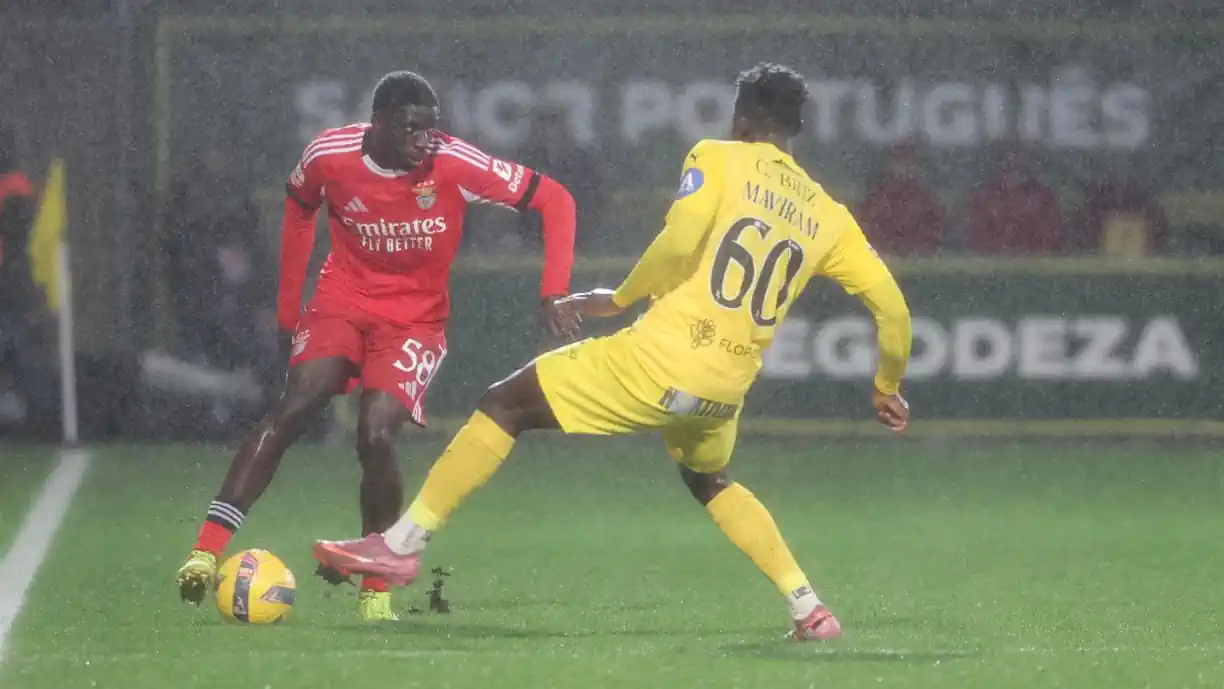 Especialista aprova renovação de Daniel Banjaqui com o Benfica: "Vai ser o futuro lateral"