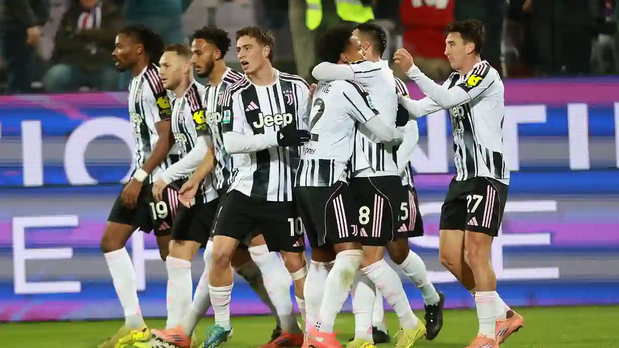 Futuro de Filip Kostic está a gerar grande discussão; Fenerbahçe e Benfica na corrida pelo suplente da Juventus