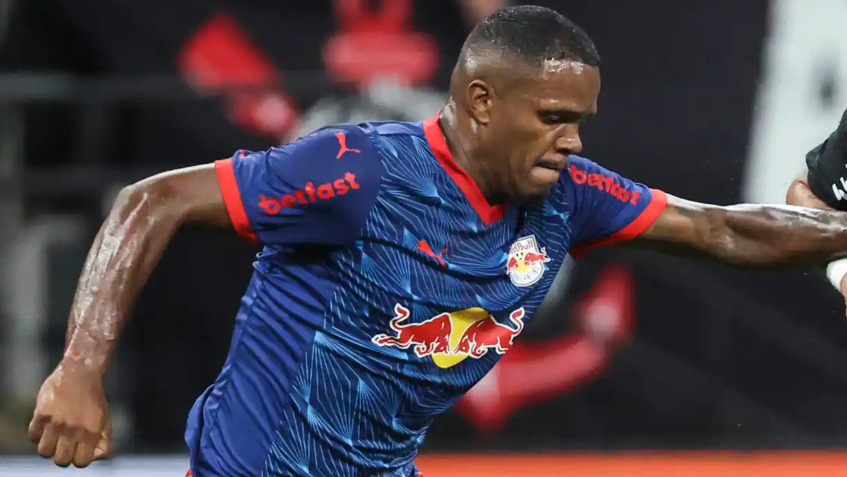 Gustavo Marques, central emprestado do Benfica, leva 12 jogos de suspensão por comentários machistas a árbitra