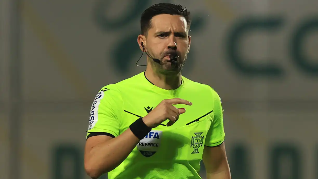 No final da noite, pilar do Benfica pediu desculpa a um colega de João Gonçalves, depois de o criticar. Fotografia: SL Benfica