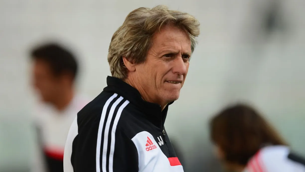 Jorge Jesus? Antigo defesa recorda ex-tecnico do Benfica: "O velhinho era..."