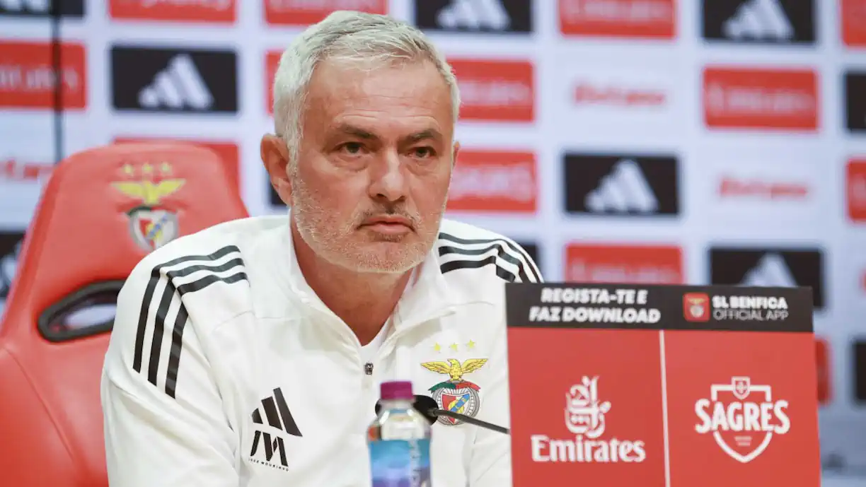 José Mourinho, treinador do Benfica, realizou, este sábado, dia 7 de março, a conferência de imprensa de antevisão ao Clássico frente ao Porto