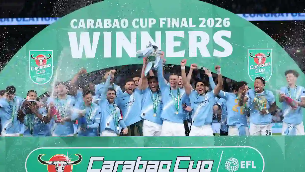 Pep Guardiola conquistou mais uma Taça da Liga inglesa, com a ajuda de ex Benfica, ao ter liderado a vitória do Manchester City diante do Arsenal