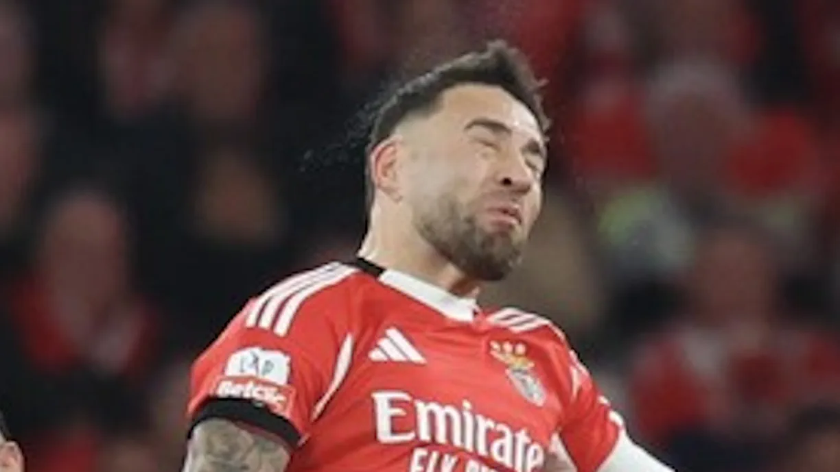 Selecionador da Polónia comenta Benfica - Porto e deixa 'bicada' a Otamendi