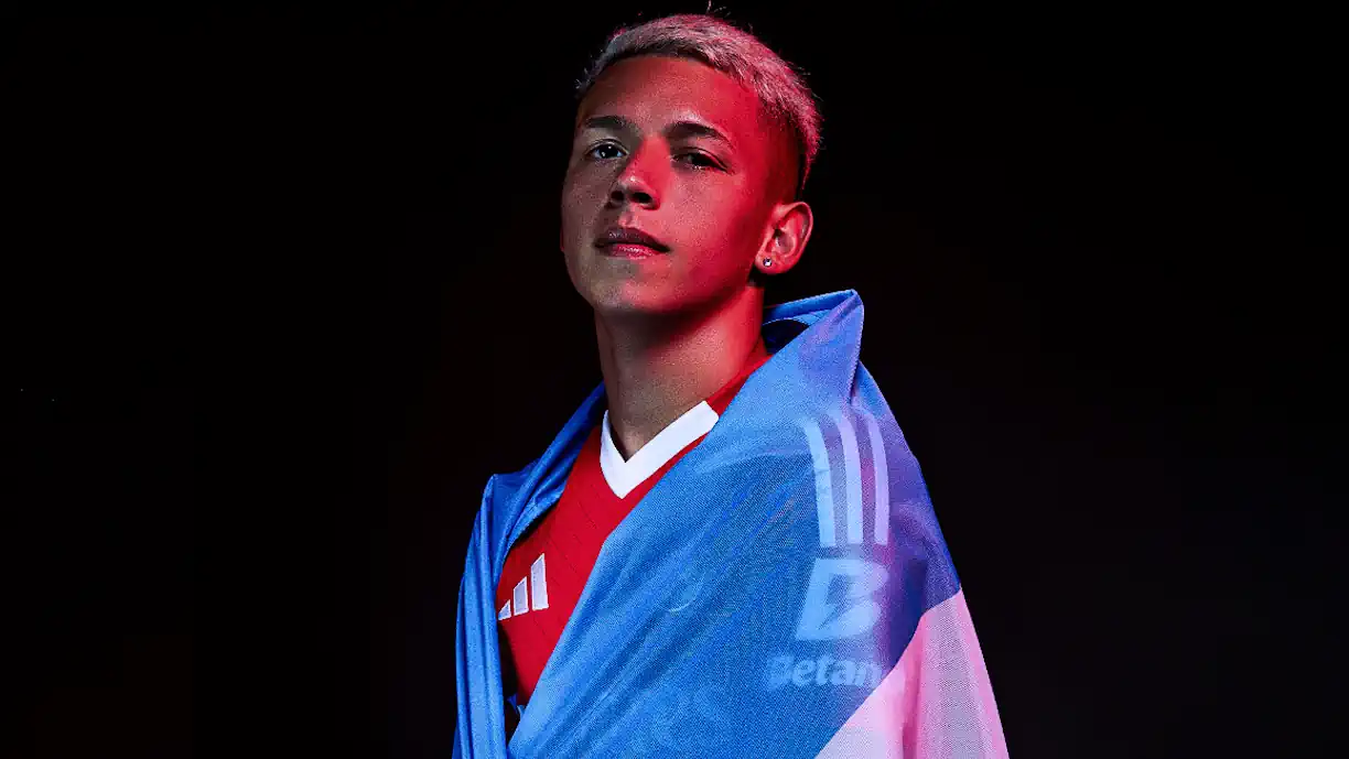 Gianluca Prestianni, extremo do Benfica, devido a violações do regulamento da FIFA, pode não jogar o amigável entre Argentina e Guatemala