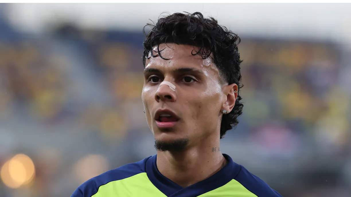 Richard Ríos, médio do Benfica, foi derrotado no amigável entre Colômbia - França, por 2-1. Fotografia de Leonardo Fernandez