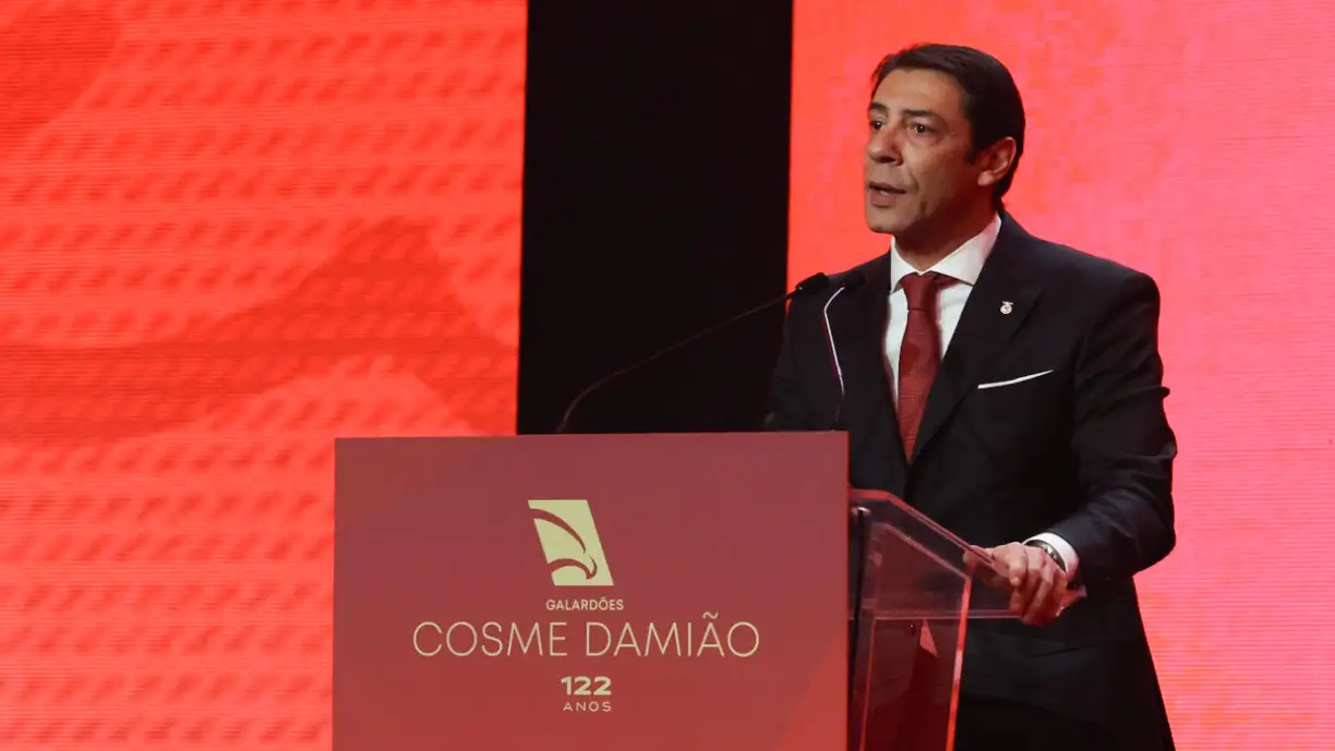 Rui Costa fez o discurso de abertura dos Galardões Cosme Damião e deixou uma garantia sobre o Benfica. Fotografia: SL Benfica