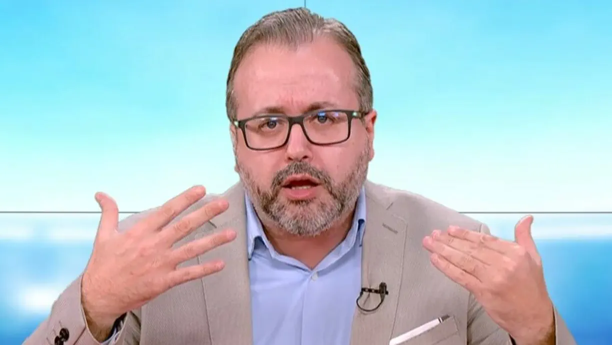 Vítor Pinto culpa Nicolás Otamendi, Richard Ríos, Anatoliy Trubin, Tomás Araújo e Amar Dedic pelos golos do Porto frente ao Benfica