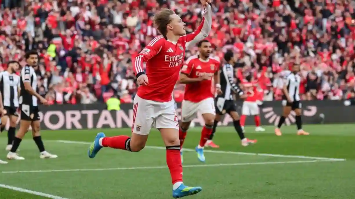 Pilar do Benfica explica como Schejdlerup 'feriu' a defesa do Nacional: "O objetivo era..."