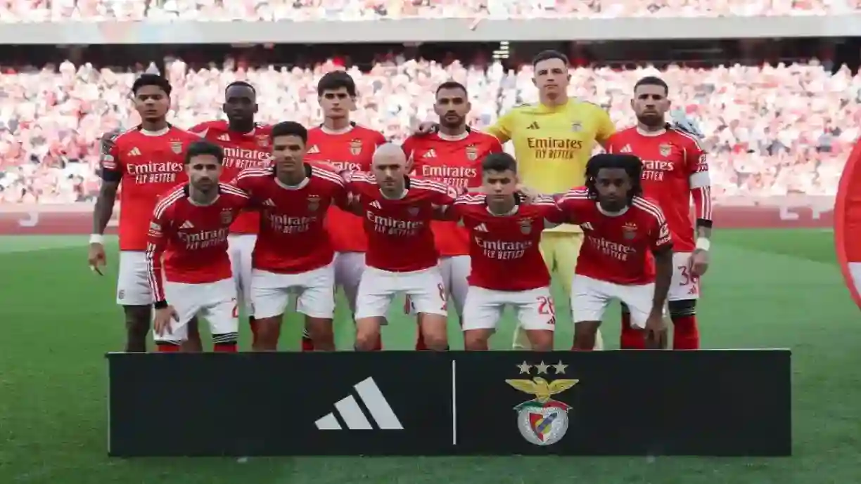 José Mourinho surpreendeu com o onze do Benfica frente ao Moreirense e deixou uma explicação no final do encontro. Fotografia: SL Benfica