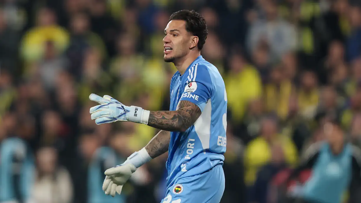 Ederson erra aos 90+8 e entrega liderança ao Galatasaray; Ex Benfica com lance infeliz (Vídeo)