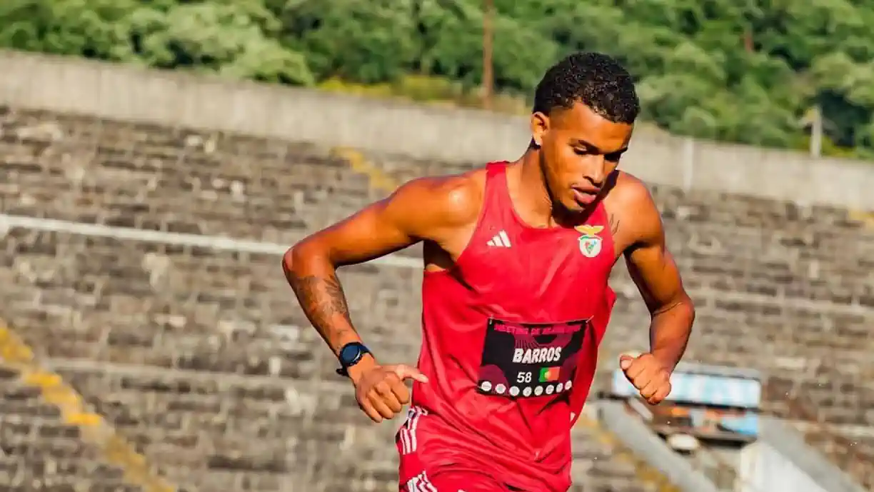 Treinador de Etson Barros faz atualização sobre estado de saúde do atleta do Benfica
