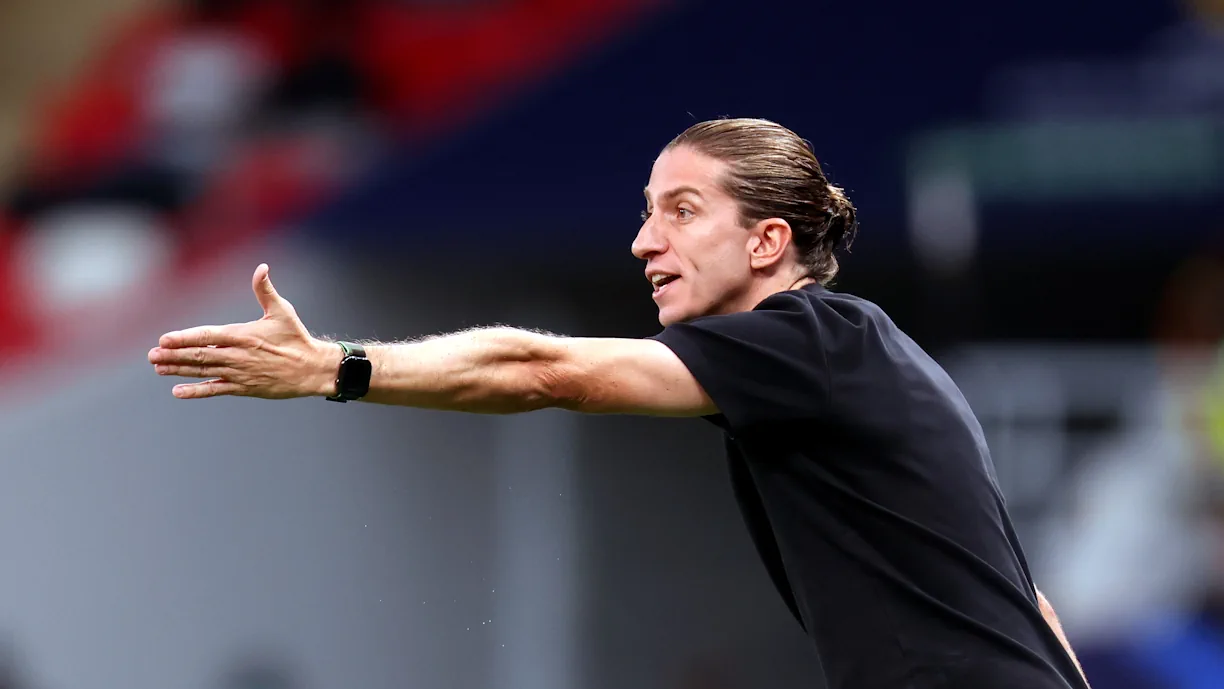 Filipe Luís tem ganho força no mercado internacional, surgindo agora como uma das possibilidades em cima da mesa para o comando técnico do Benfica