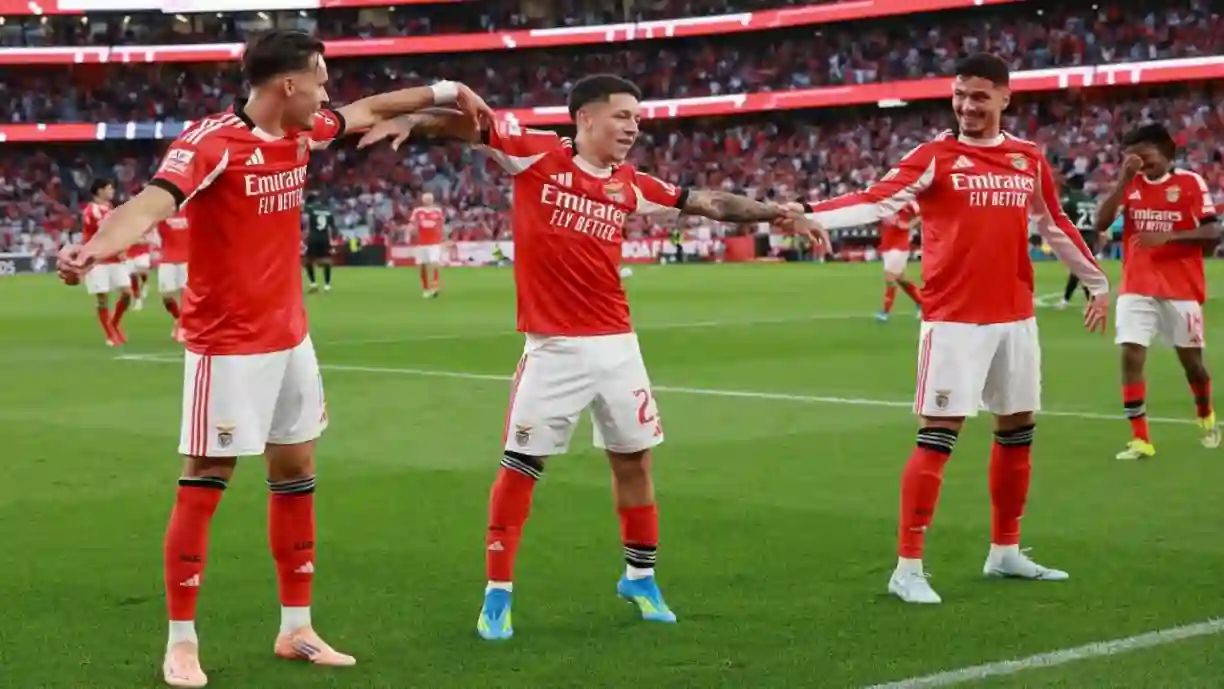 Ivanovic 'amassou' o Moreirense e alcança feito inédito no Benfica