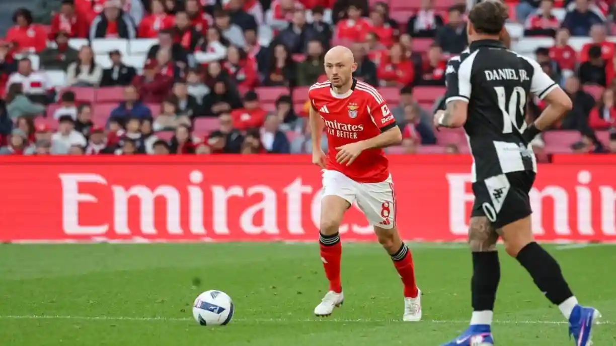 Um mês depois de se ter lesionado, Fredrik Aursnes regressou à competição no Benfica - Nacional. Fotografia: SL Benfica