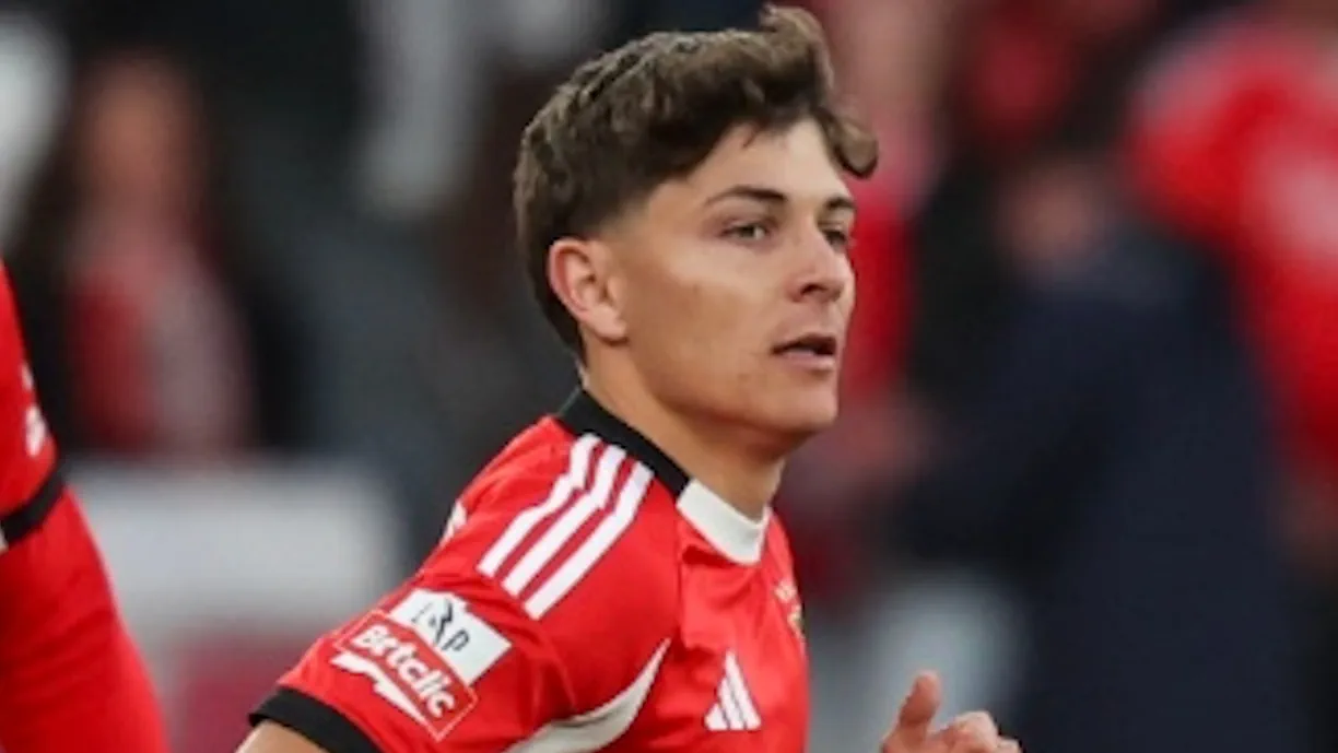 Gonçalo Moreira não escondeu a sua felicidade nas redes sociais ao ter-se estreado com a camisola do Benfica