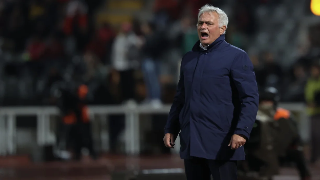 José Mourinho arrasou a exibição do Benfica, frente ao Casa Pia, deixando cair por terra a luta pelo título. Fotografia: SL Benfica